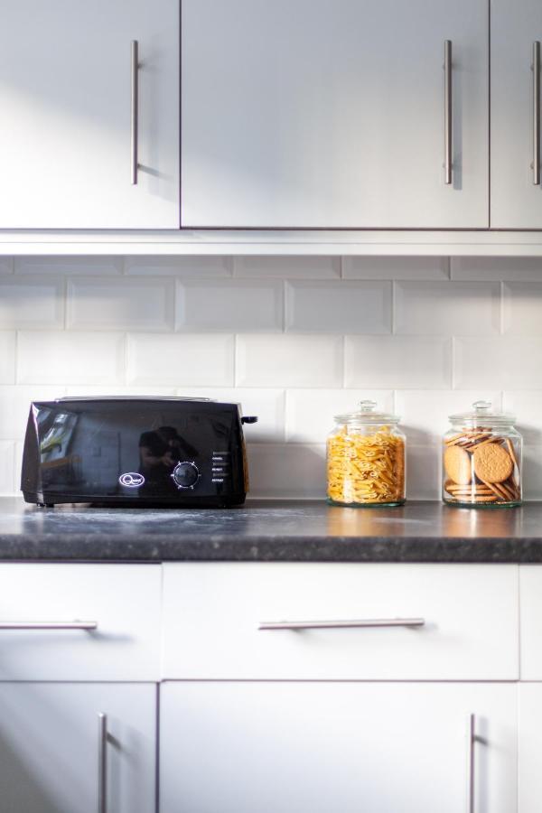 Arte Stays - 3-Bedroom Bright House London, Haggerston, Garden, Parking, 8 Min Walk To Haggerston Station, Weekly Or Monthly Stays, Serviced Accommodation - 7 Guests Eksteriør billede