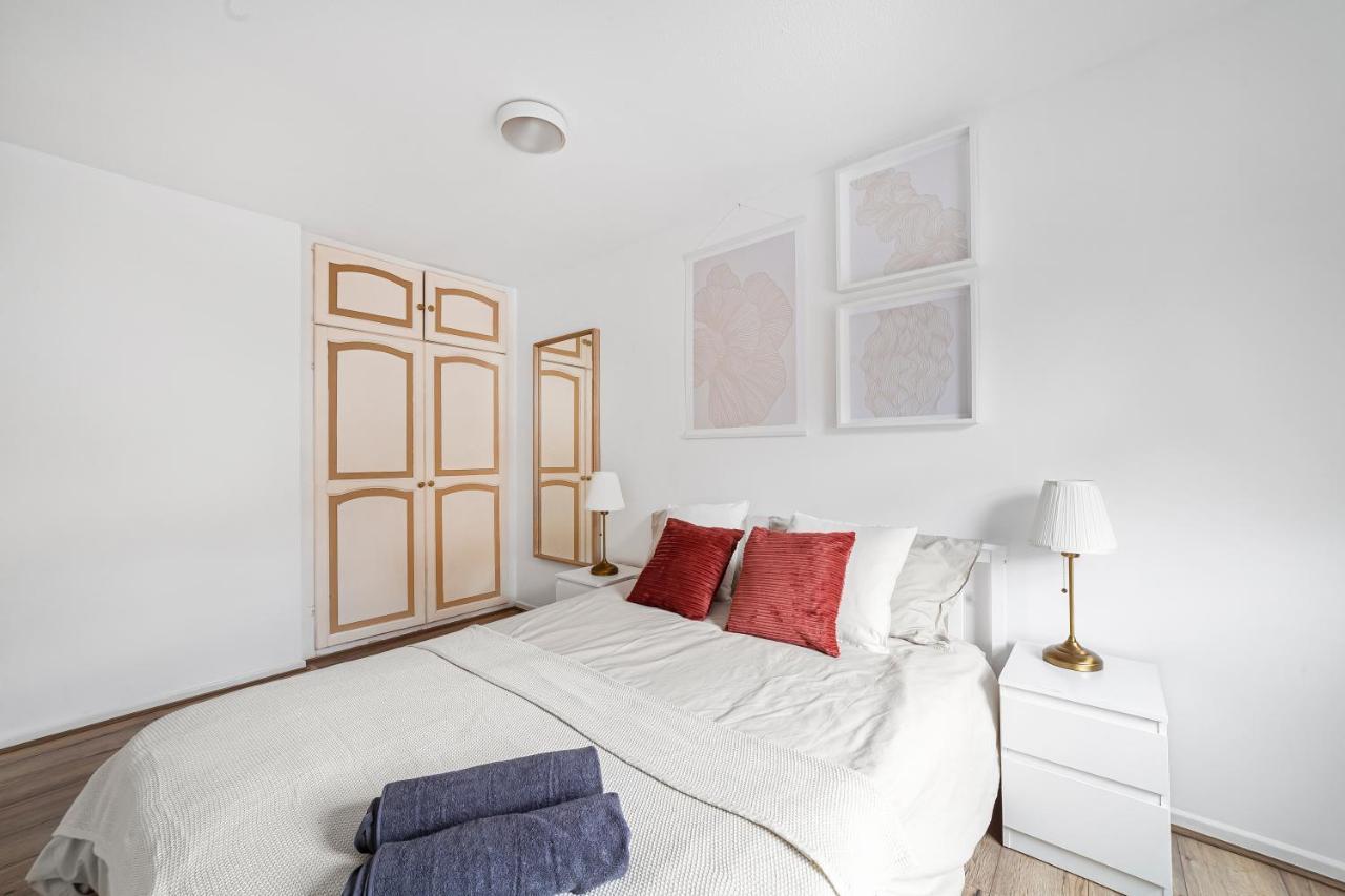 Arte Stays - 3-Bedroom Bright House London, Haggerston, Garden, Parking, 8 Min Walk To Haggerston Station, Weekly Or Monthly Stays, Serviced Accommodation - 7 Guests Eksteriør billede