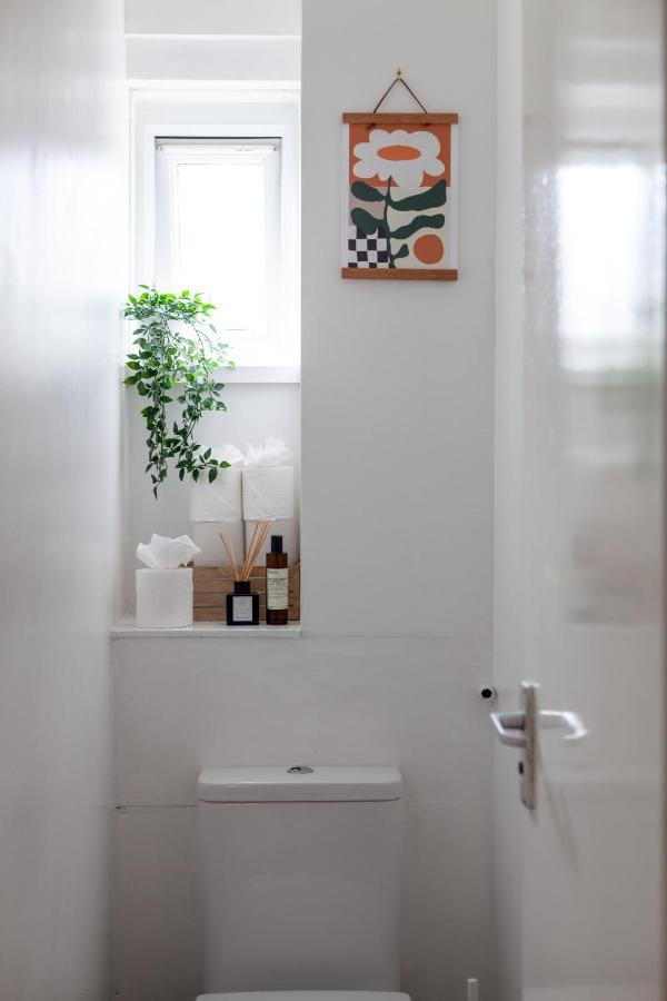 Arte Stays - 3-Bedroom Bright House London, Haggerston, Garden, Parking, 8 Min Walk To Haggerston Station, Weekly Or Monthly Stays, Serviced Accommodation - 7 Guests Eksteriør billede
