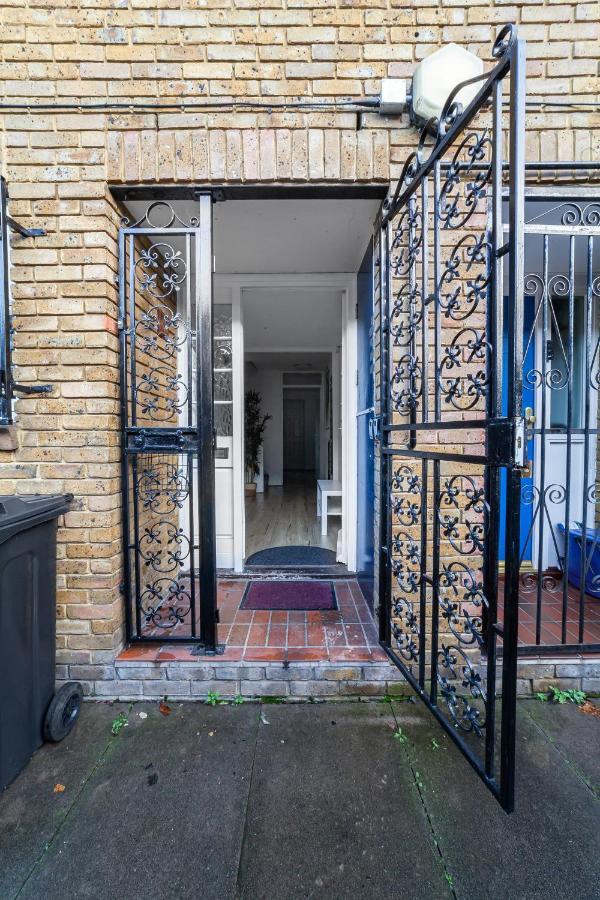 Arte Stays - 3-Bedroom Bright House London, Haggerston, Garden, Parking, 8 Min Walk To Haggerston Station, Weekly Or Monthly Stays, Serviced Accommodation - 7 Guests Eksteriør billede