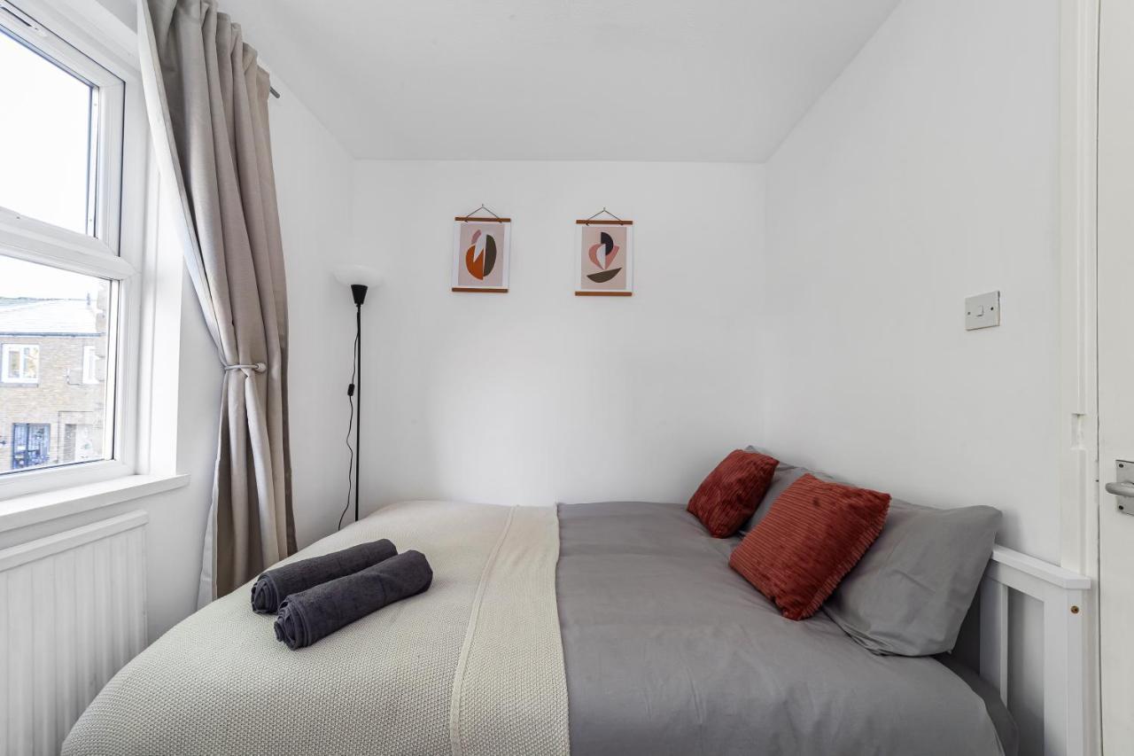 Arte Stays - 3-Bedroom Bright House London, Haggerston, Garden, Parking, 8 Min Walk To Haggerston Station, Weekly Or Monthly Stays, Serviced Accommodation - 7 Guests Eksteriør billede